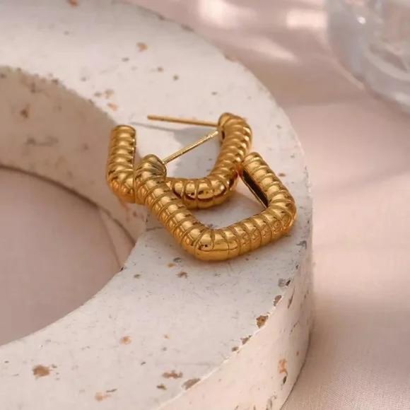 New Geometric 18K Gold Minimalist Hoop Earrings, NICE EARRINGS, CUTE EARRINGS - Picture 4 of 8